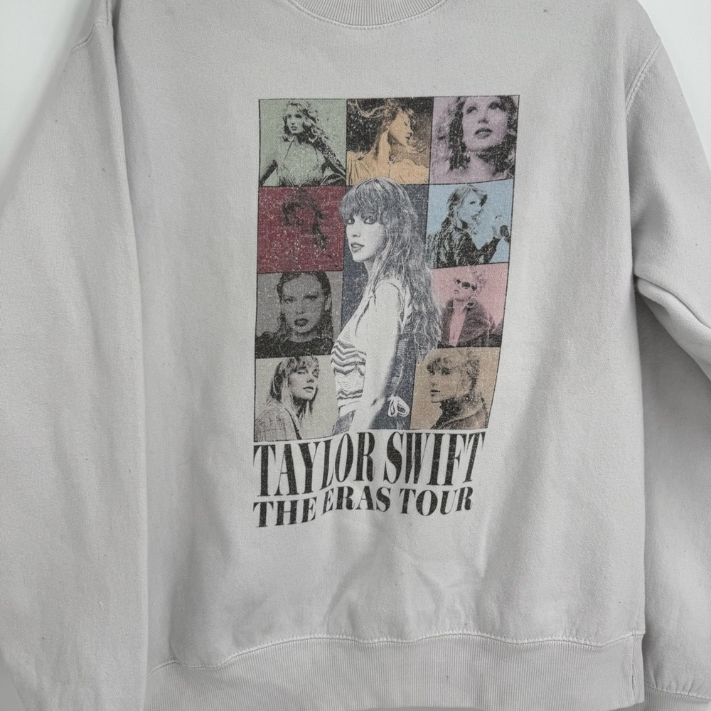 Taylor Swift The Eras Tour Sweatshirt Size Large Womens White Pullover Cotton - Picture 3 of 7
